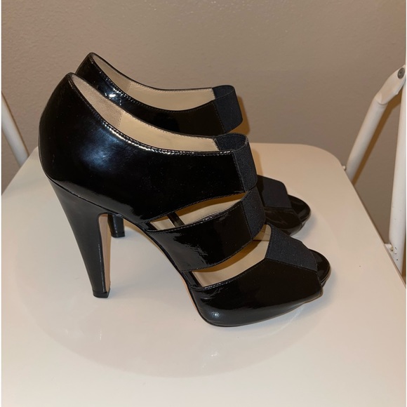 BOUTIQUE 9: Black Bootie (without box) - Picture 2 of 8